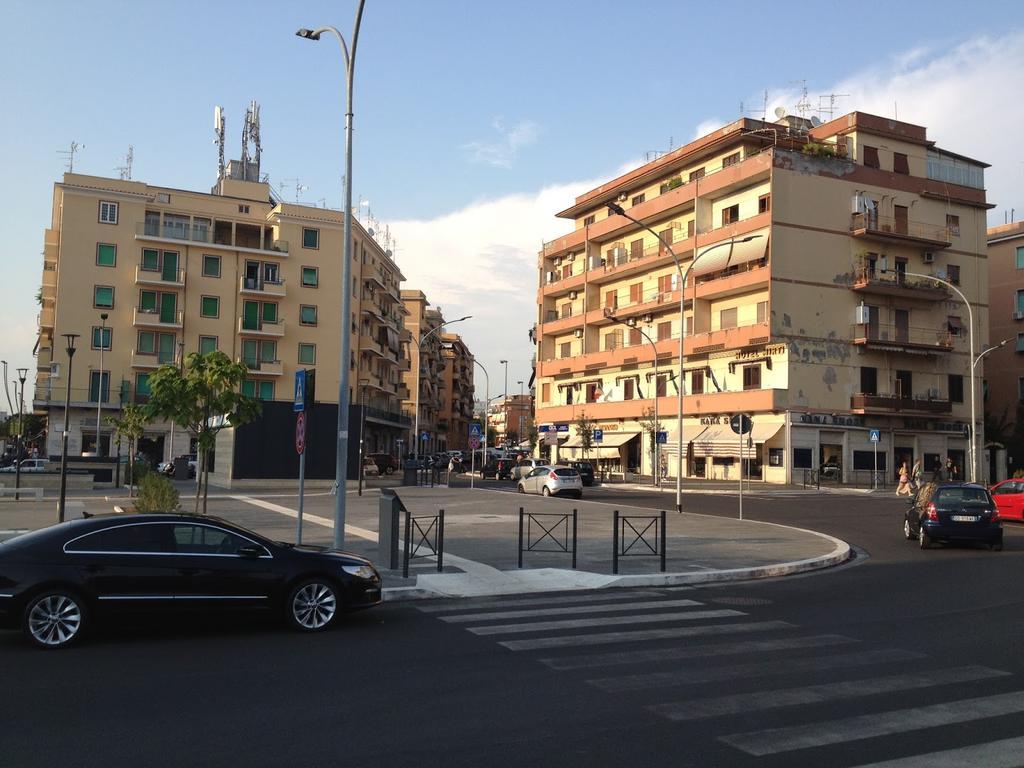 Hotel Mirti روما المظهر الخارجي الصورة