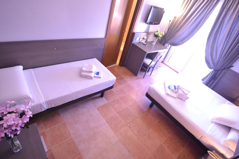 Hotel Mirti روما المظهر الخارجي الصورة